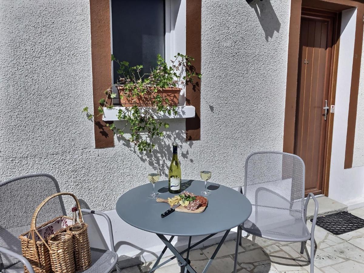 Logis Hotel Du Cygne Bracieux Εξωτερικό φωτογραφία