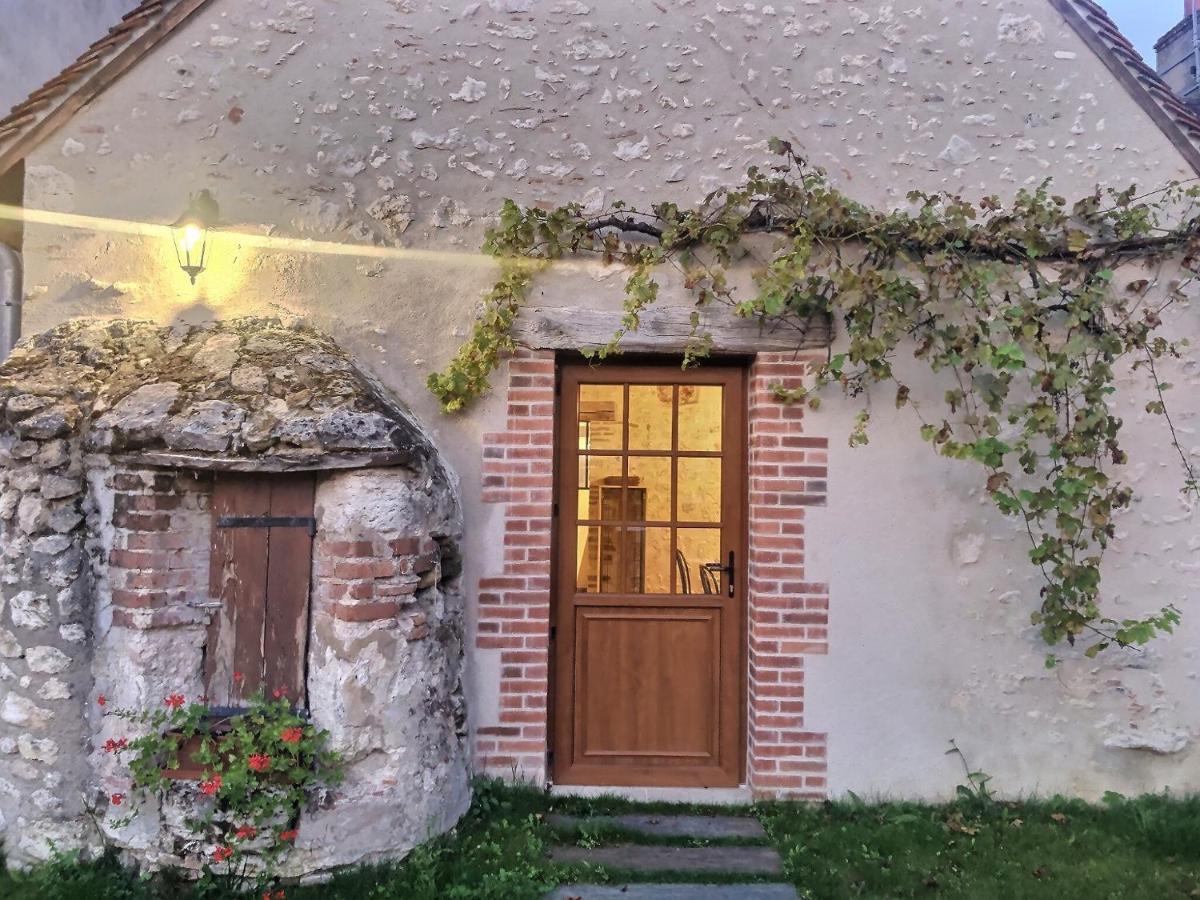Logis Hotel Du Cygne Bracieux Εξωτερικό φωτογραφία