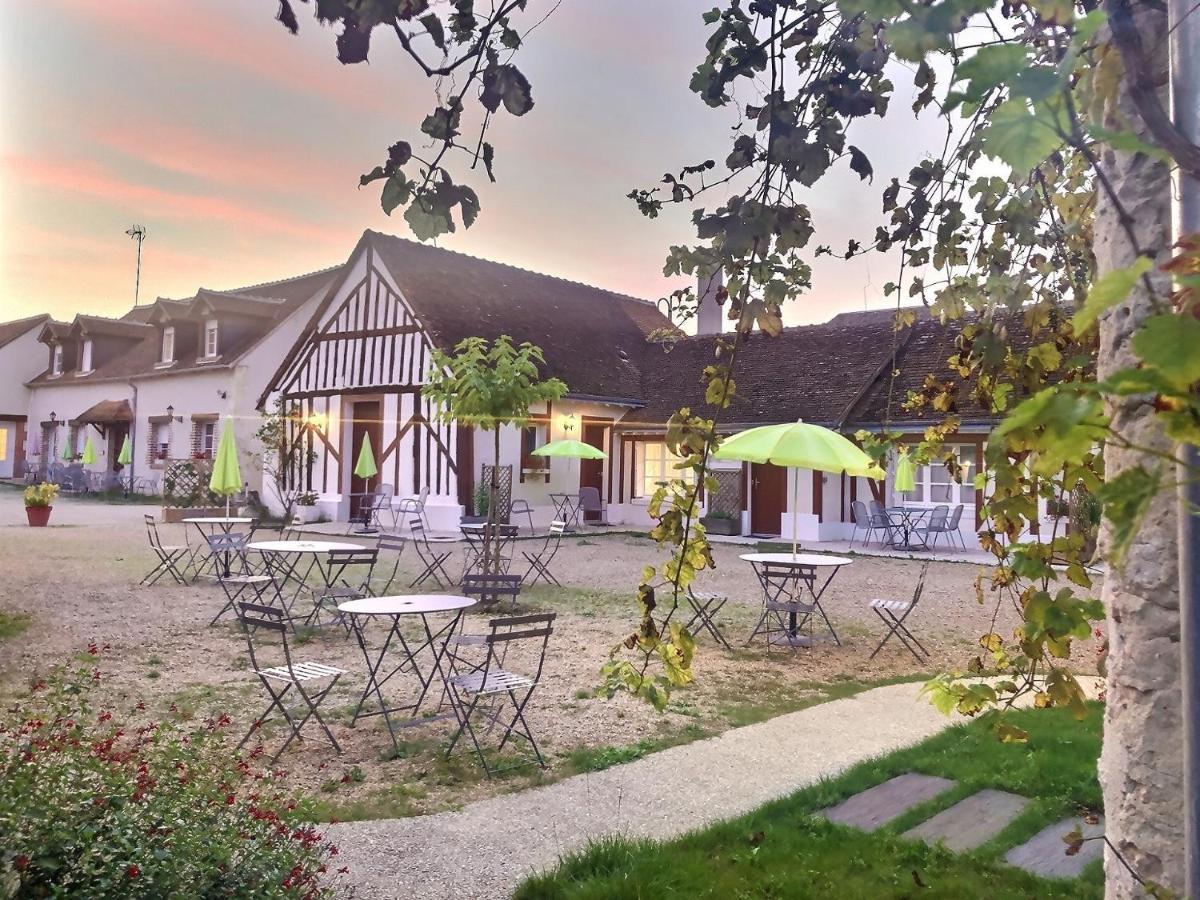 Logis Hotel Du Cygne Bracieux Εξωτερικό φωτογραφία