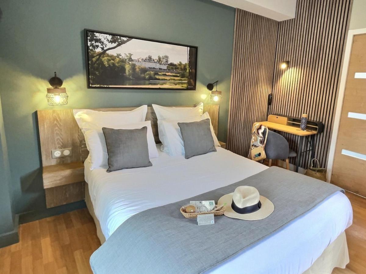 Logis Hotel Du Cygne Bracieux Εξωτερικό φωτογραφία