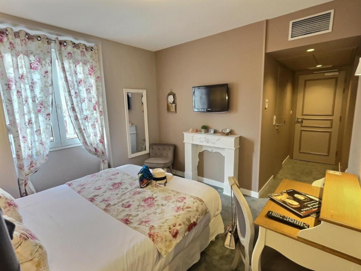 Logis Hotel Du Cygne Bracieux Εξωτερικό φωτογραφία