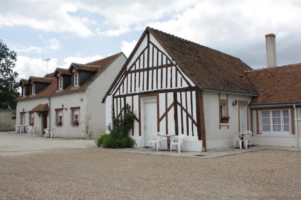 Logis Hotel Du Cygne Bracieux Εξωτερικό φωτογραφία