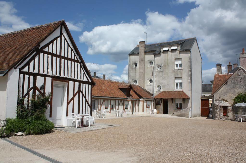 Logis Hotel Du Cygne Bracieux Εξωτερικό φωτογραφία