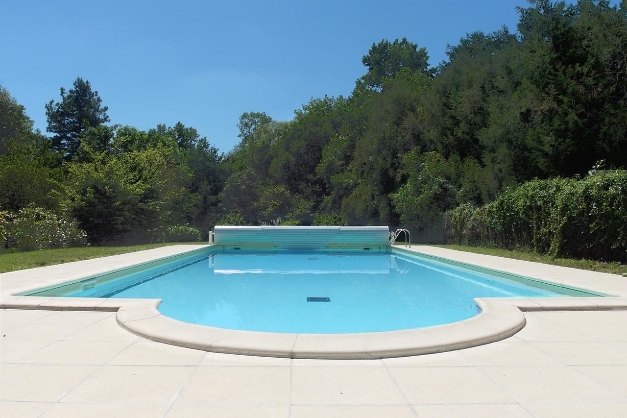 Logis Hotel Du Cygne Bracieux Εξωτερικό φωτογραφία